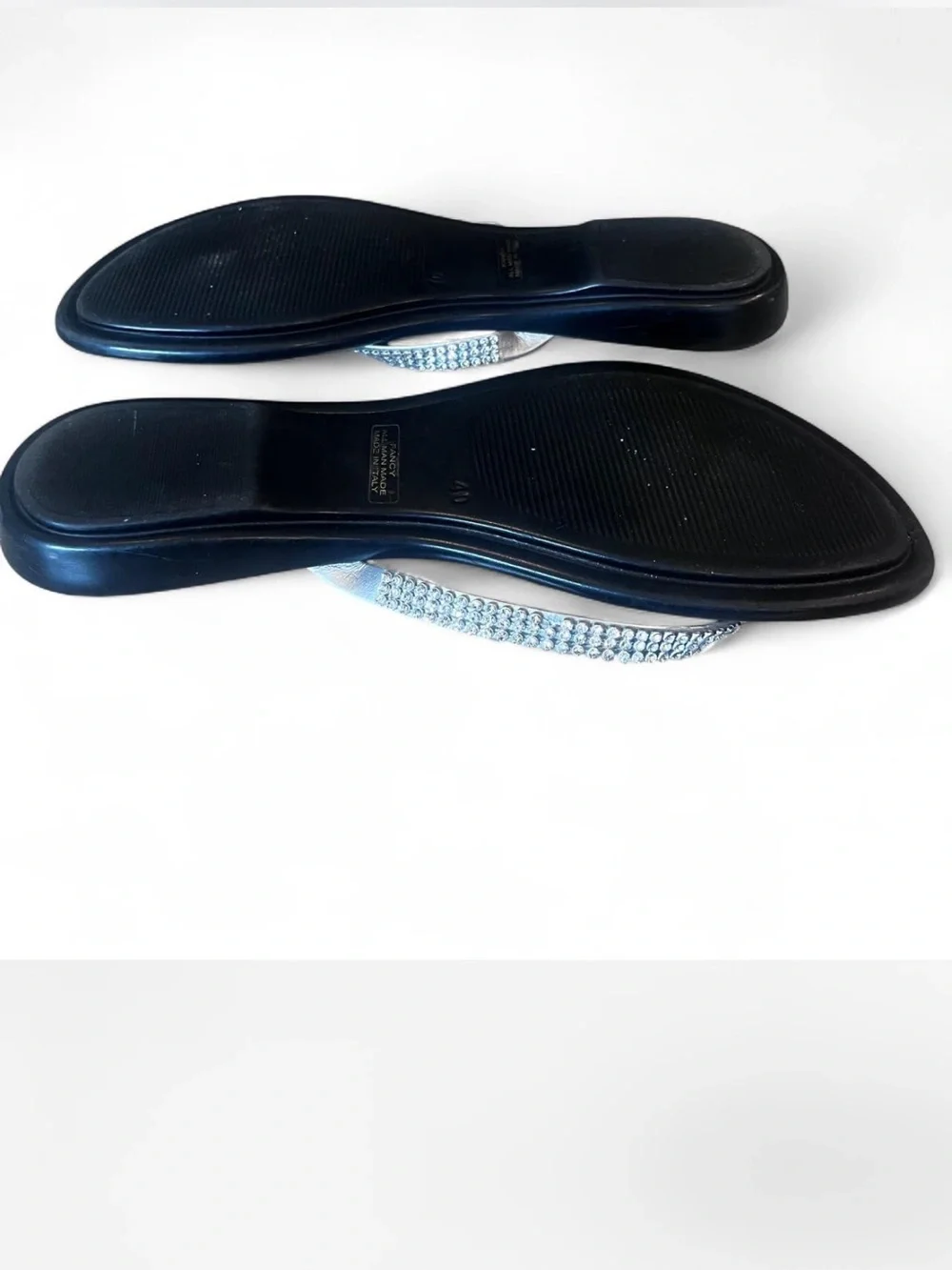 Size 9 Italian Shoemakers Metallic Silver rhinestone -Strap Flip Flop Sandals